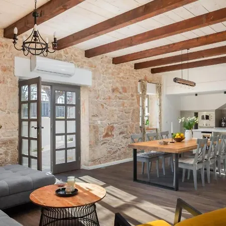 Casa Di Pietra Rupici