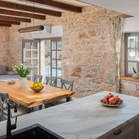 Casa Di Pietra * Rupici