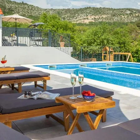 Casa Di Pietra Σίμπενικ